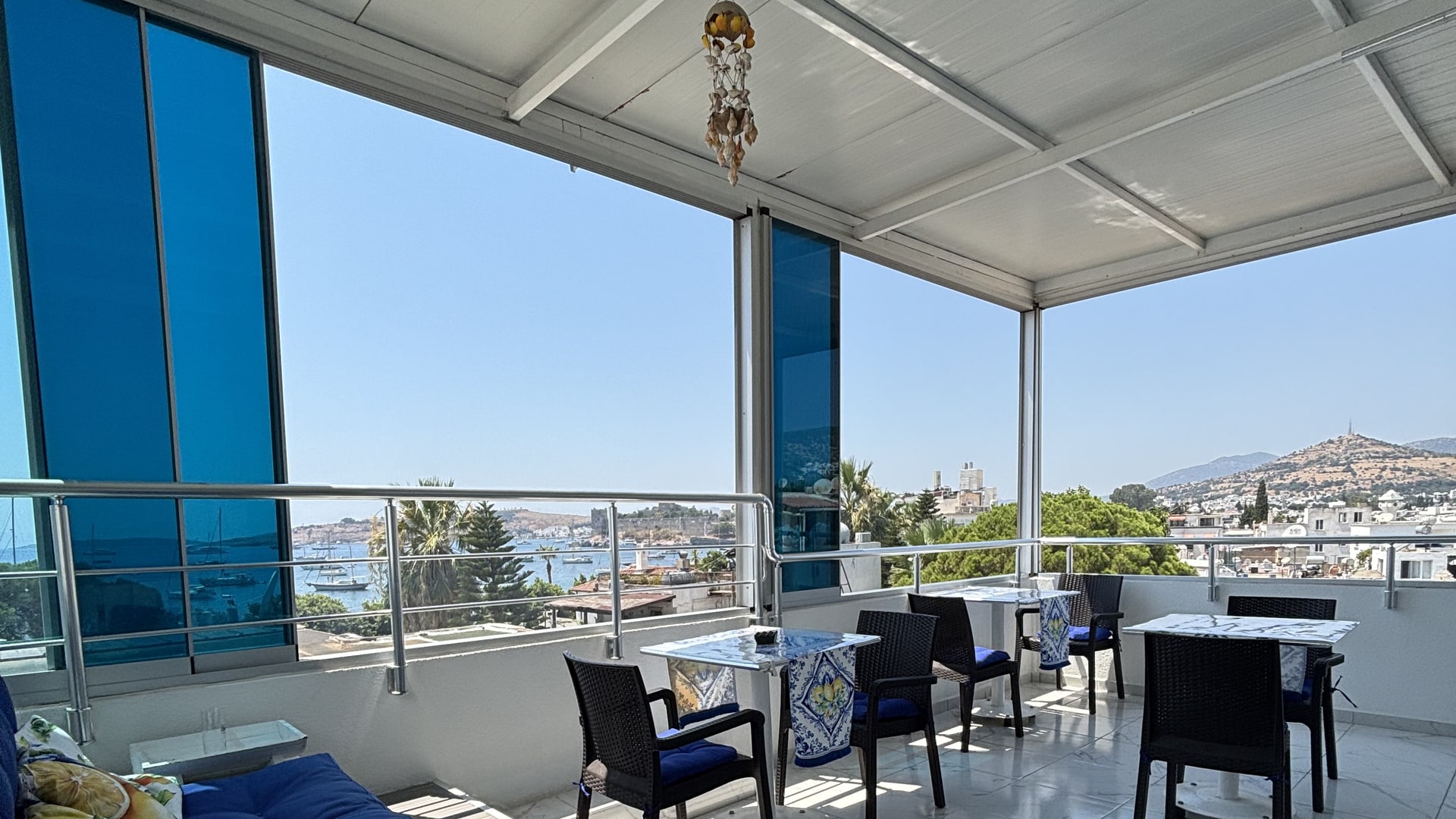 R House Hotel terası ve Bodrum manzarası